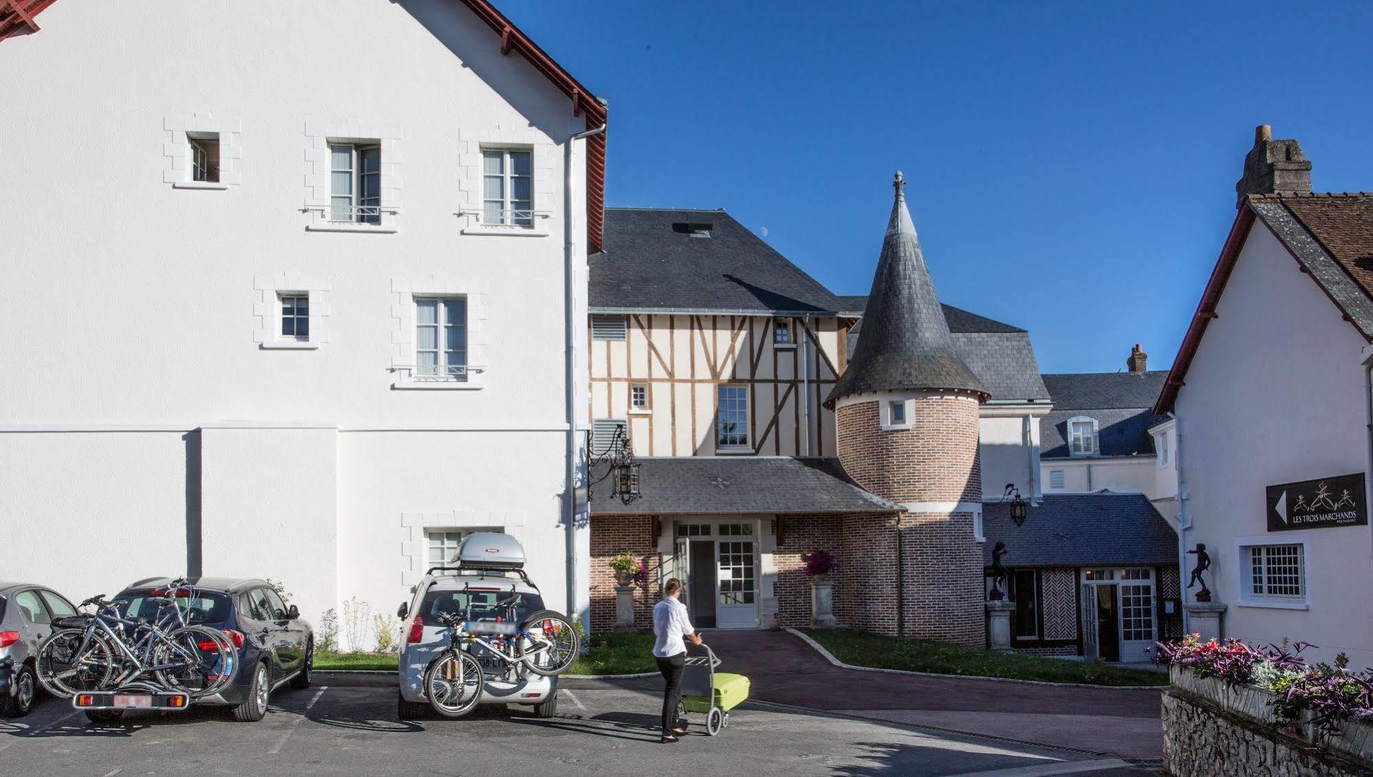 Relais Des Trois Chateaux Hotel-Restaurant - Teritoria Cour-Cheverny Exterior foto